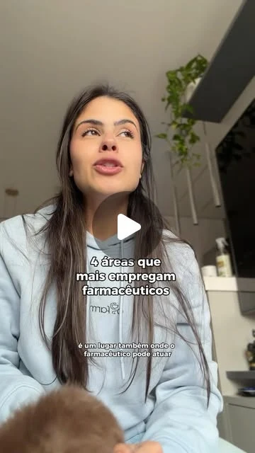 Capa de um vídeo de Bianca sobre áreas que empregam farmacêuticos